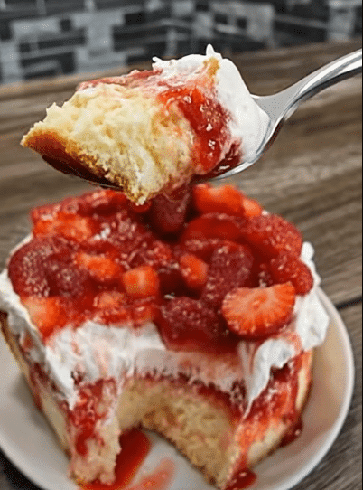 Strawberry Poke Cake: A Lush and Creamy Dessert Delight