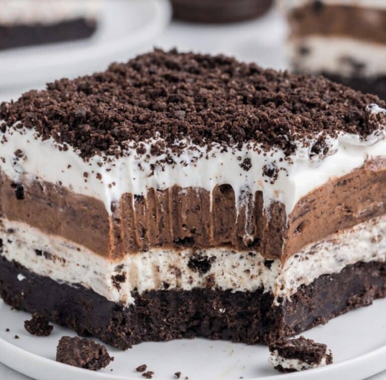 No-Bake Oreo Lasagna Delight