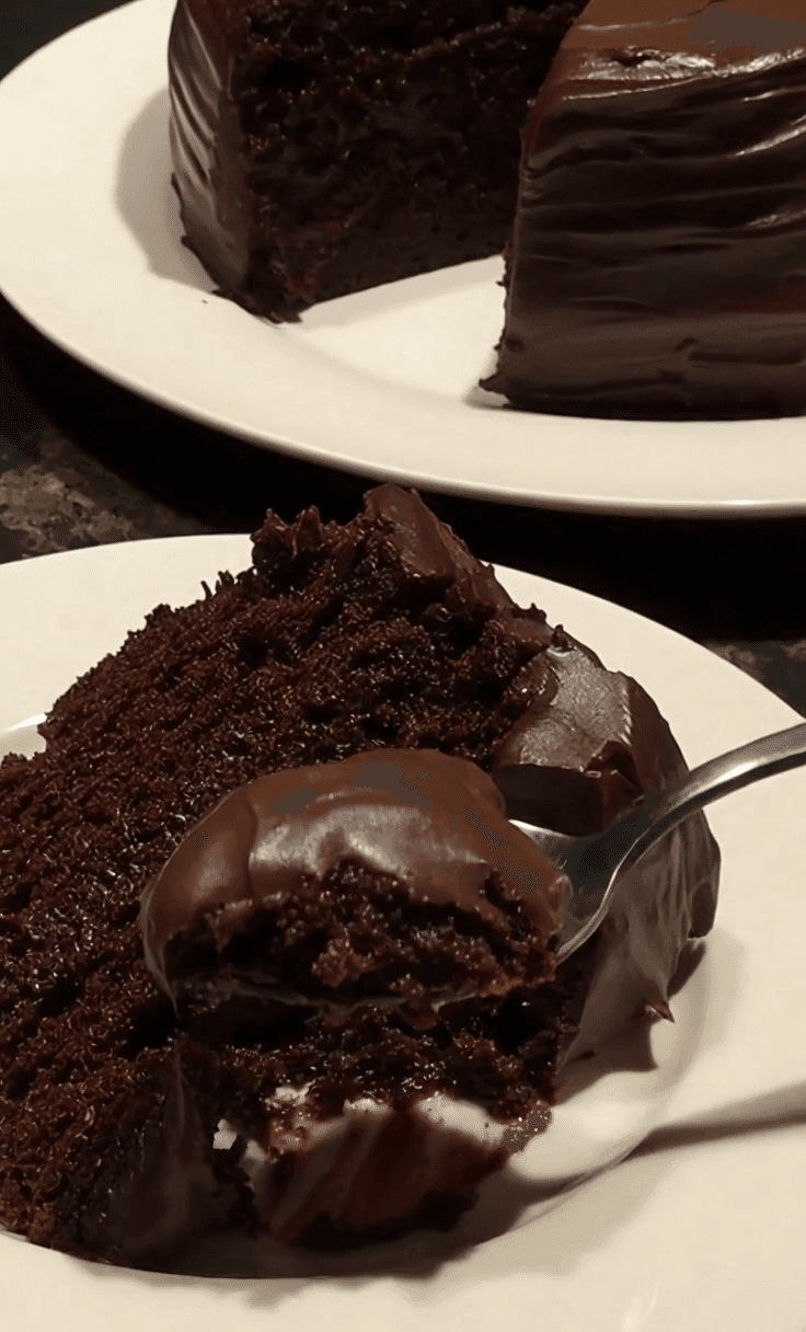 Moist Chocolate Cake: The Ultimate Recipe for Chocolate Lovers