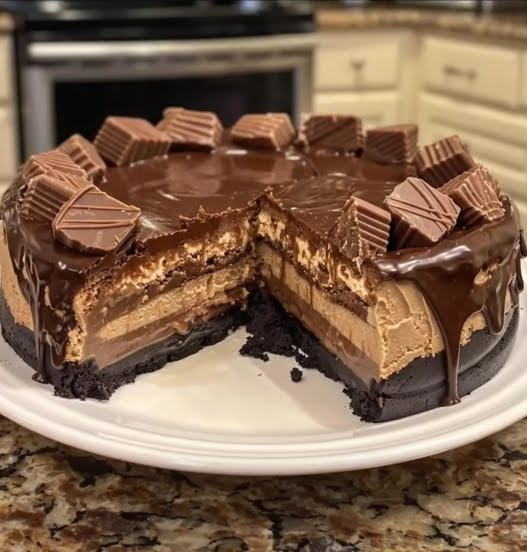 Reese’s Peanut Butter Chocolate Cake Cheesecake